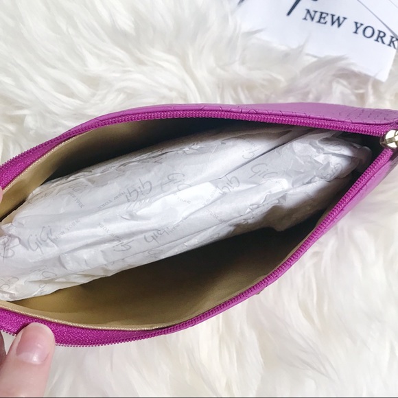 Gigi New York Large Leather Makeup Bag - Picture 3 of 3